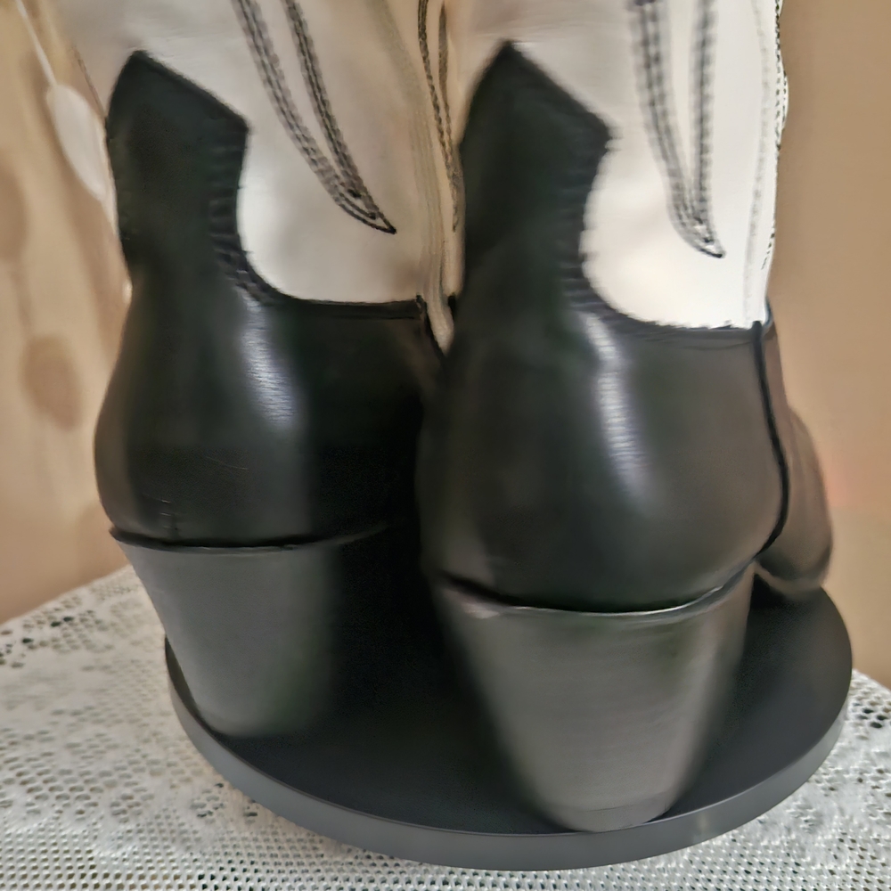 💕❣️Women Wild Pair White and Black Western Knee Boots Size 9 1/2 - NWOT💓❣️ - Picture 6 of 8